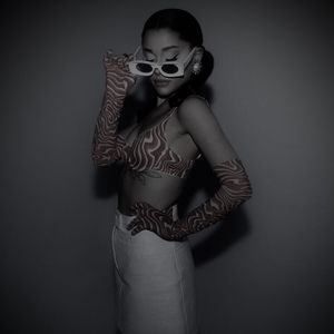 Meet your Posher, Vida